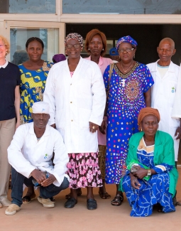 The mission of the Institut Pasteur with the staff of the Centre Hospitalier Universitaire Maman Elisabeth Domitien ©Institut Pasteur de Bangui
